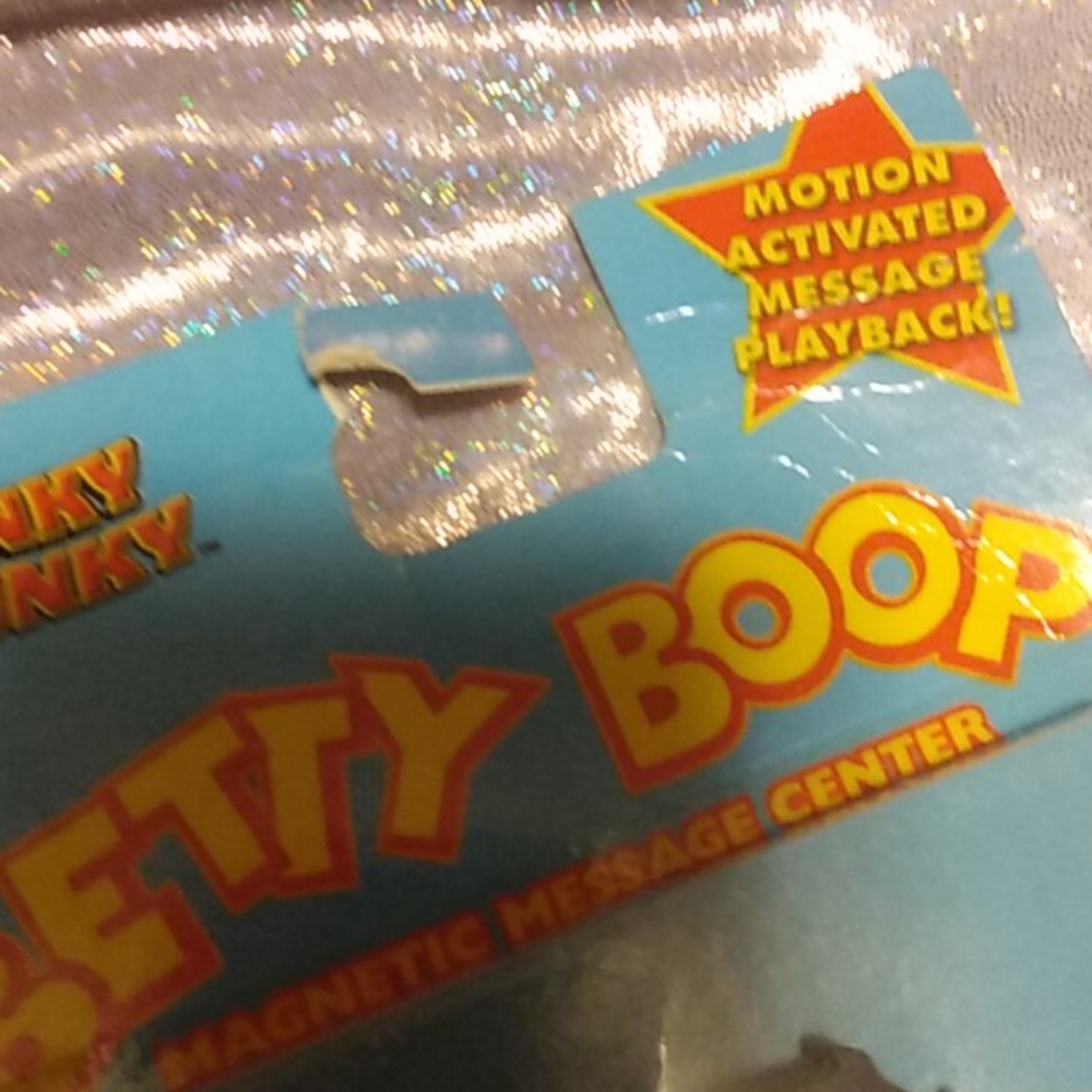 NIB Betty Boop Magnetic Message Center - Picture 5 of 6
